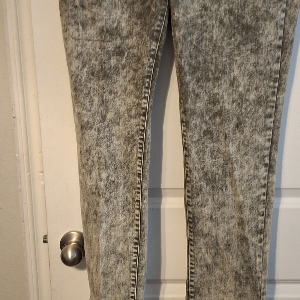 Almost Famous Gray Skinny Jeans